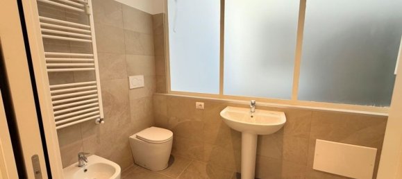 3 Schlafzimmer Wohnung in Saronno, Italy, Nr. 361320 16