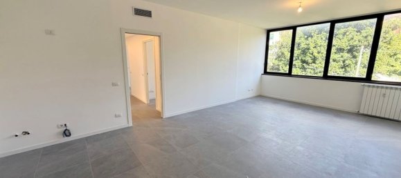 3 Schlafzimmer Wohnung in Saronno, Italy, Nr. 361320 7