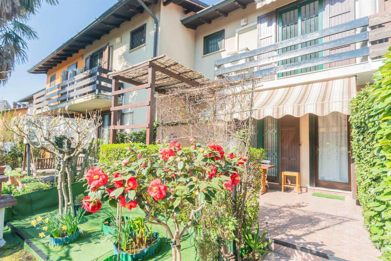 Вилла с 4 комнатами в Сесто Сан Джованни, Италия № 30258