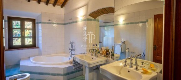 4 chambres Châteaux à Volterra, Italy No. 52747 20