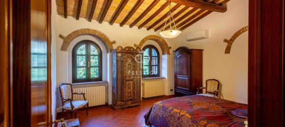 4 chambres Châteaux à Volterra, Italy No. 52747 19