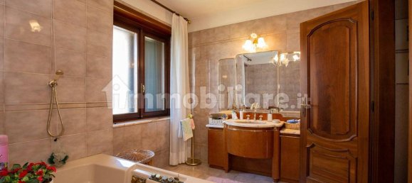 5 غرف نوم فيلا في Rivoli, Italy رقم 324060 40