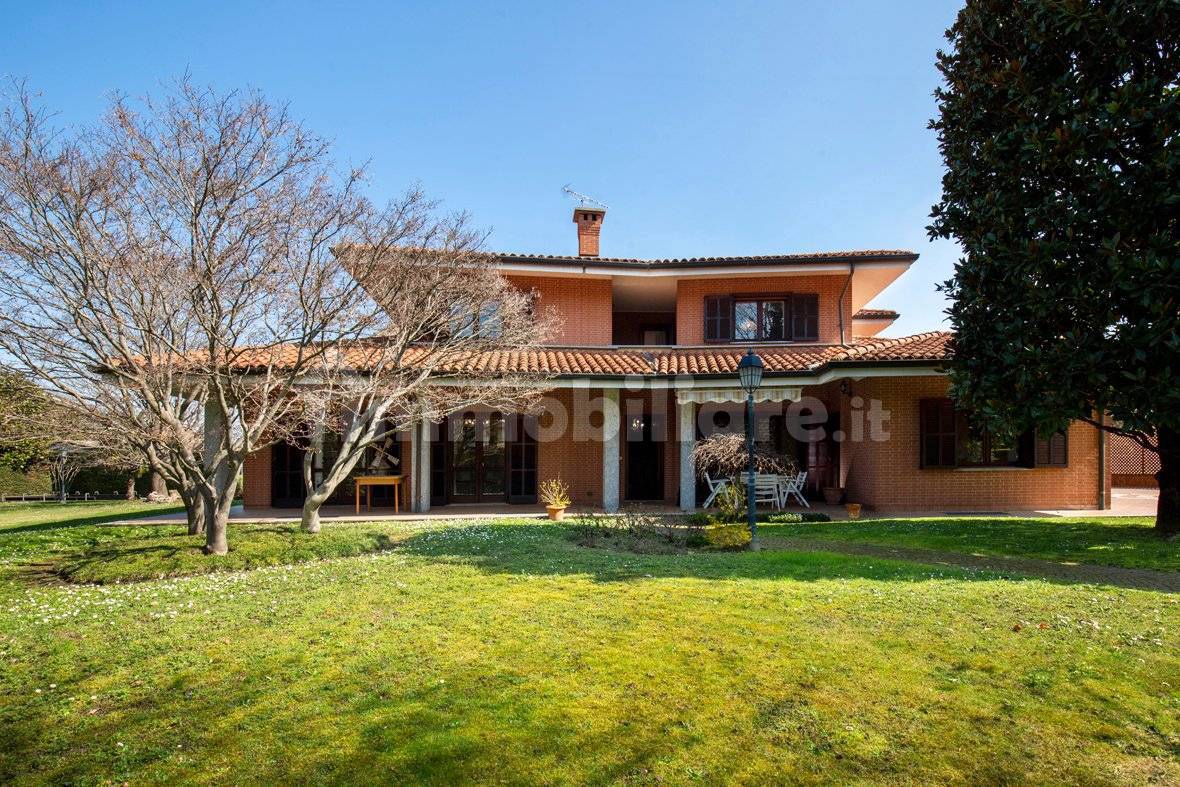 5 غرف نوم فيلا في Rivoli, Italy رقم 324060