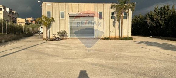 480m² Commercial property in Niscemi, Italy No. 156819 3