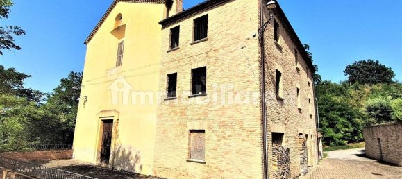 3 bedrooms Villa in Terre Roveresche, Italy No. 84291 13