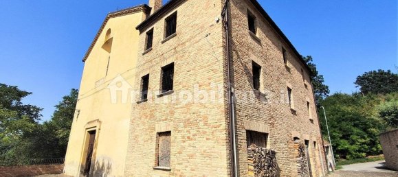 3 bedrooms Villa in Terre Roveresche, Italy No. 84291 10