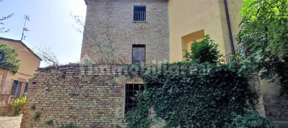 3 bedrooms Villa in Terre Roveresche, Italy No. 84291 5