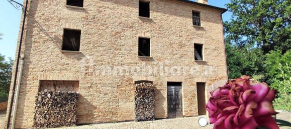 3 bedrooms Villa in Terre Roveresche, Italy No. 84291 2