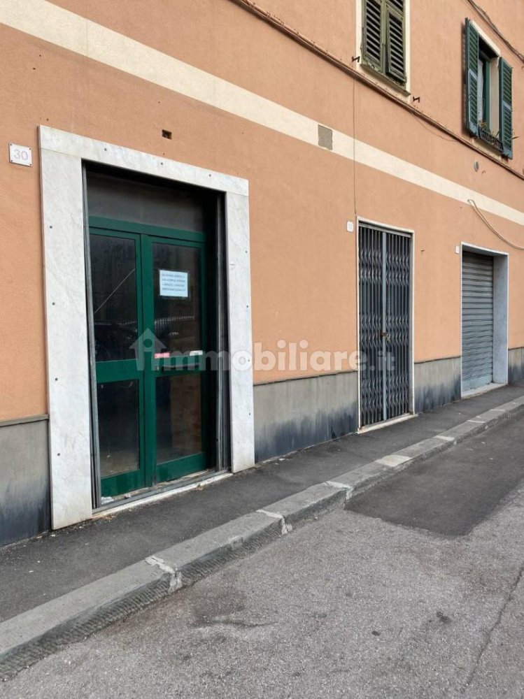 3غرفة عقار تجاري في Genoa, Italy رقم 164770