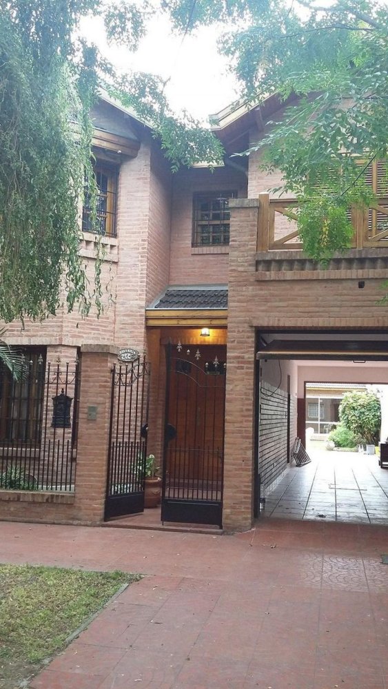 4 bedrooms House in Lomas de Zamora, Argentina No. 60441