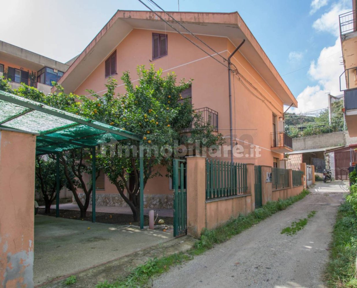 4 bedrooms House in Messina, Italy No. 141579