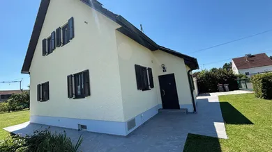 4غرفة منزل في Horsching, Austria رقم 204024