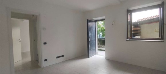 Apartamento de 2 habitaciónes en Lonate Ceppino, Italy No. 3408 8