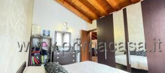 2-salle Appartement à Dolcè, Italy No. 15298 23