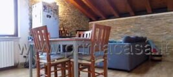 2-salle Appartement à Dolcè, Italy No. 15298 5