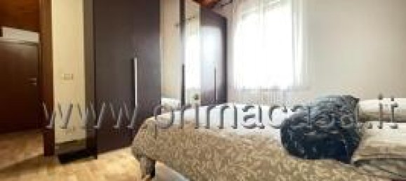 2-salle Appartement à Dolcè, Italy No. 15298 8