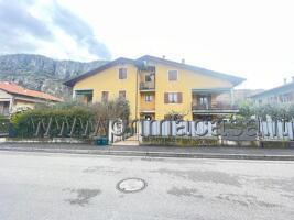 2-salle Appartement à Dolcè, Italy No. 15298