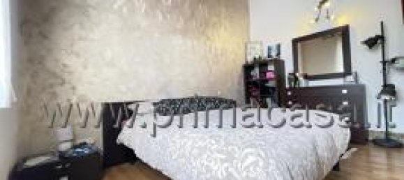 2-salle Appartement à Dolcè, Italy No. 15298 28