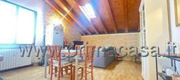 2-salle Appartement à Dolcè, Italy No. 15298 52