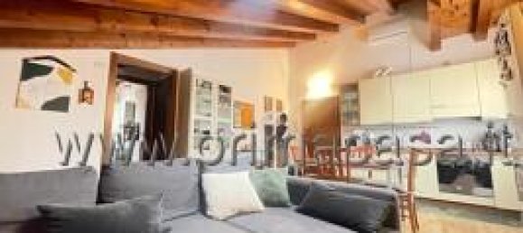2-salle Appartement à Dolcè, Italy No. 15298 22