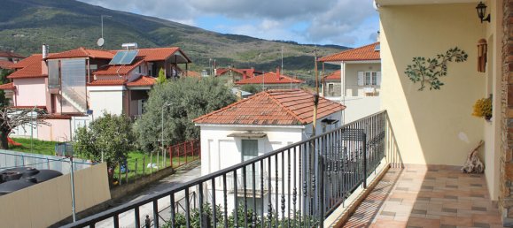 Здание с 8 спальнями в Лариса, Греция № 93303 26