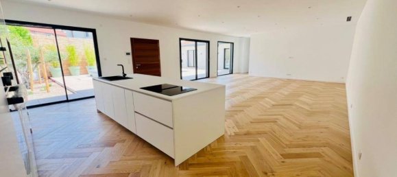 4 Schlafzimmer Haus in Saint-Just-Saint-Rambert, France, Nr. 329501 3