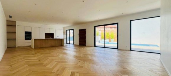 4 Schlafzimmer Haus in Saint-Just-Saint-Rambert, France, Nr. 329501 4