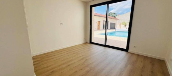 4 Schlafzimmer Haus in Saint-Just-Saint-Rambert, France, Nr. 329501 11