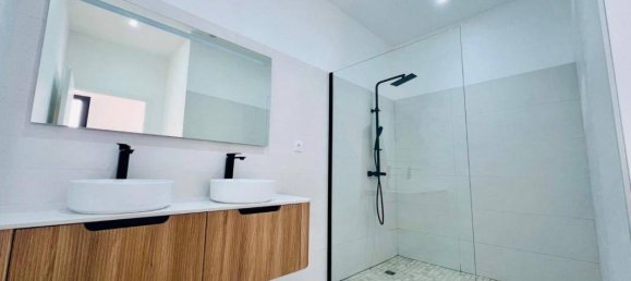 4 Schlafzimmer Haus in Saint-Just-Saint-Rambert, France, Nr. 329501 6