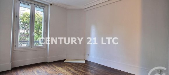 2 bedrooms Apartment in Saint-Maurice, France No. 165688 4