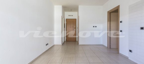 2 rooms Apartment in Rome, Italy No. 12281 8