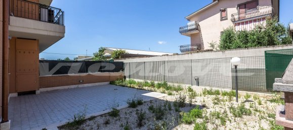 2 rooms Apartment in Rome, Italy No. 12281 16