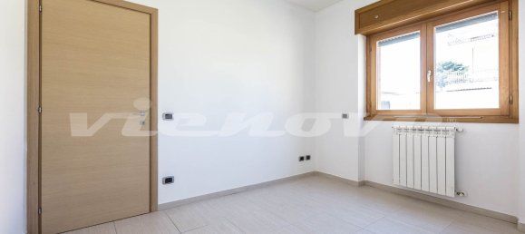 2 rooms Apartment in Rome, Italy No. 12281 13