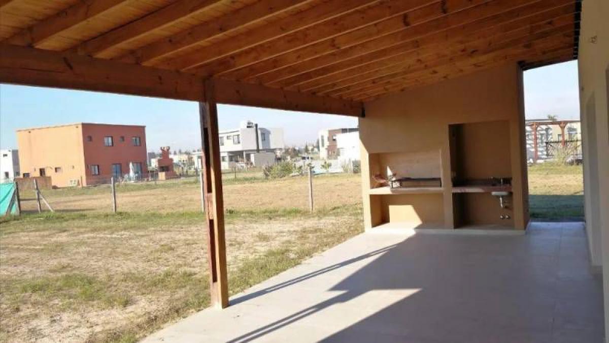 3 bedrooms House in Tigre, Argentina No. 59156