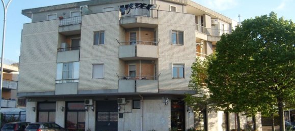 Garage à Foggia, Italy 32m² No. 68032 8