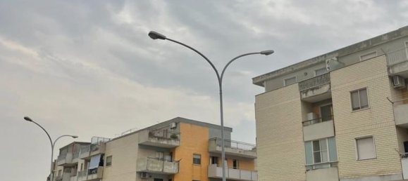 Garage à Foggia, Italy 32m² No. 68032 3