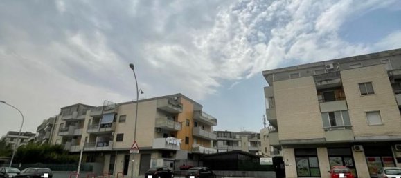 Garage à Foggia, Italy 32m² No. 68032 2