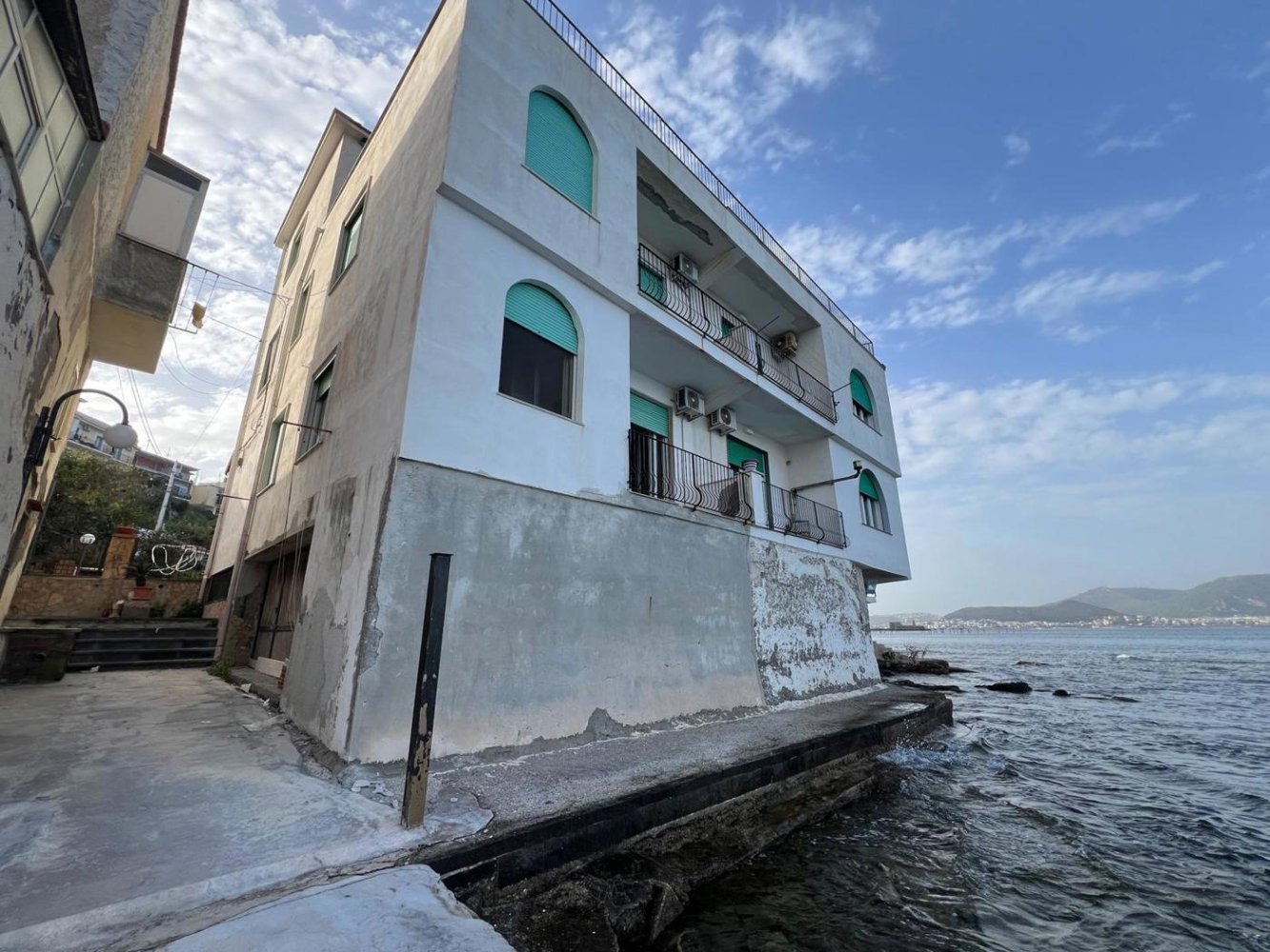 8 rooms Villa in Bacoli, Italy No. 57448