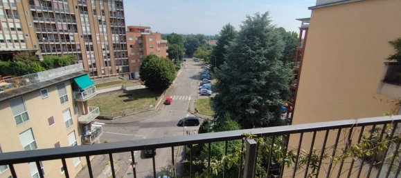 Квартира с 3 спальнями в Ро, Италия № 334624 8