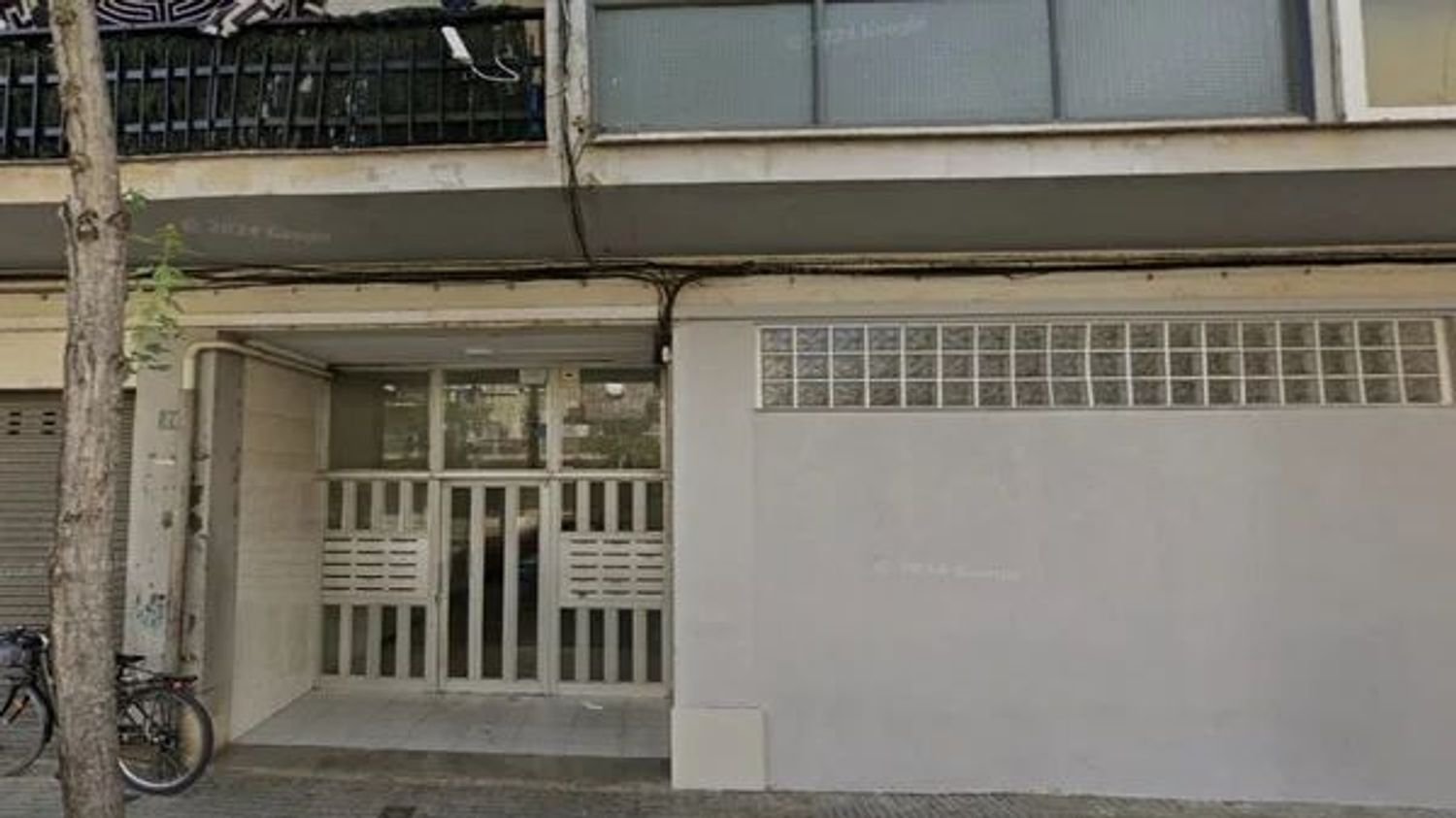 4 bedrooms Apartment in Salt, Spain No. 209457