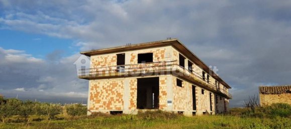 5-Zimmer Gebäude in Lamezia Terme, Italy, Nr. 222228 2