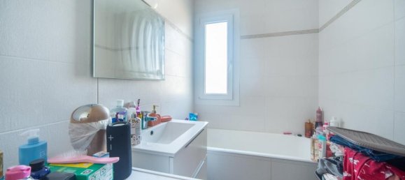 Apartamento de 2 dormitorios en Bourg-en-Bresse, France No. 206227 12