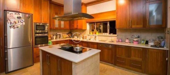 5 bedrooms House in Agios Athanasios, Cyprus No. 6749 13