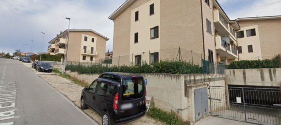 5-salle Appartement à Porto San Giorgio, Italy No. 93337 2