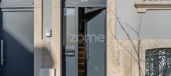 5 bedrooms House in Porto, Portugal No. 110247 2