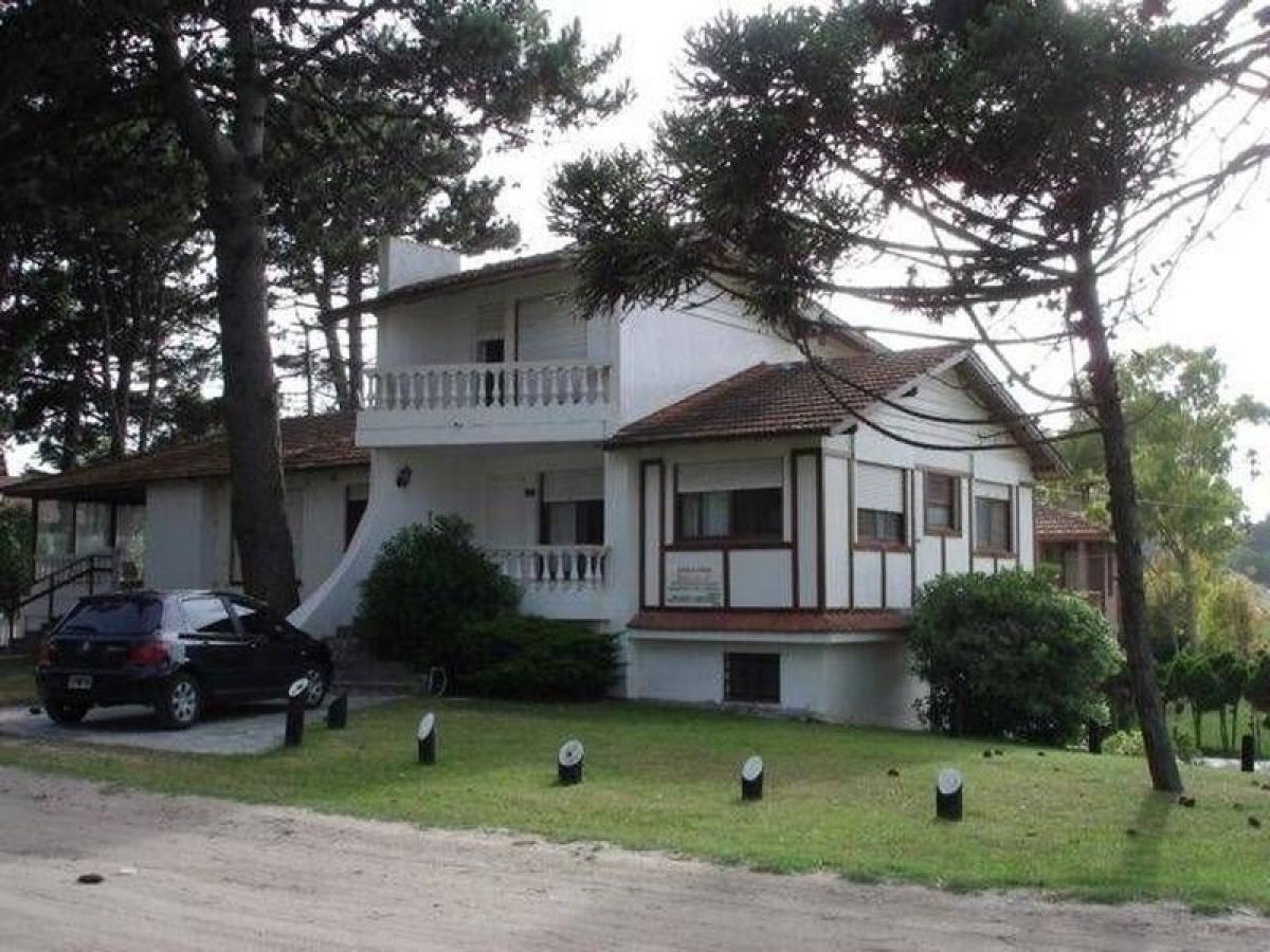 Дом с 4 спальнями в Мар-дель-Плата, Аргентина № 79054