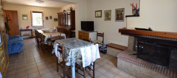 Дом с 9 комнатами в Губбио, Италия № 152013 16