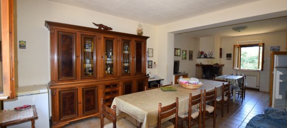 Дом с 9 комнатами в Губбио, Италия № 152013 24