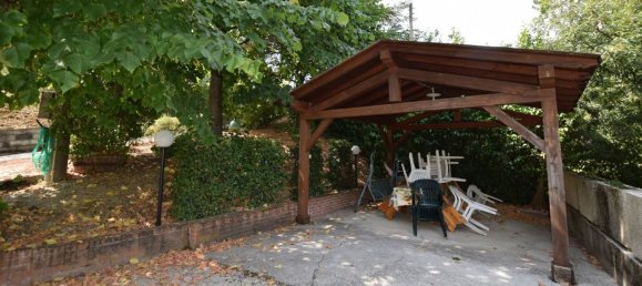 Дом с 9 комнатами в Губбио, Италия № 152013 12