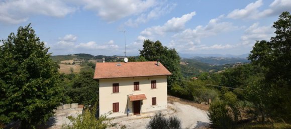 Дом с 9 комнатами в Губбио, Италия № 152013 6